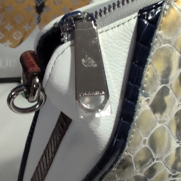 Brahmin Duxberry Snakeskin Embossed With Whiten And Brown Croc Embossed Handles! - Picture 16 of 17